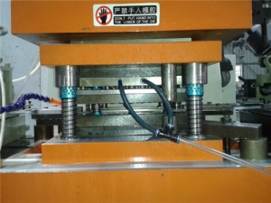 沖孔模具